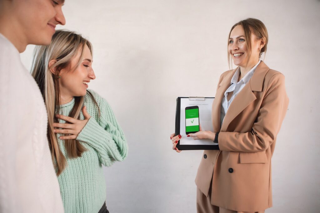 mortgage approved online on a phone mortgage in internet